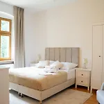 Palac Ostoja - Goscinne