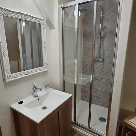 Palac Ostoja - Goscinne Przecław