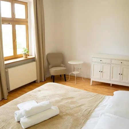 Pałac Ostoja - Gościnne Hotel