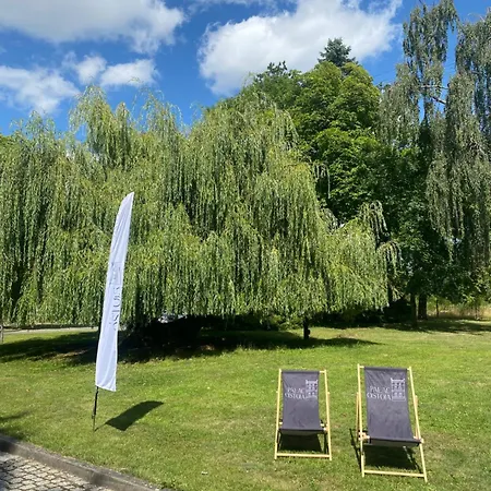 Pałac Ostoja - Gościnne Hotel *