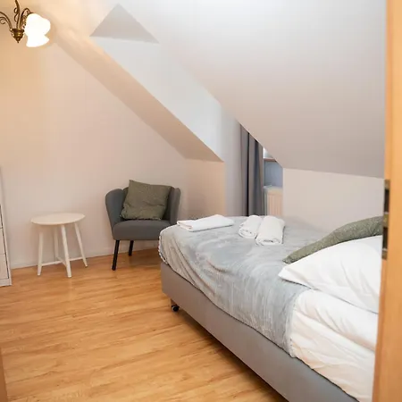 Pałac Ostoja - Gościnne *