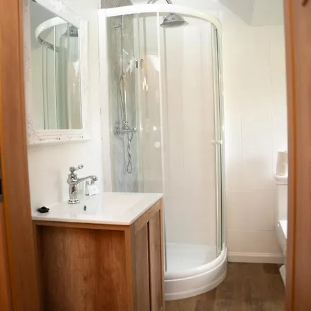 Pałac Ostoja - Gościnne * Przecław