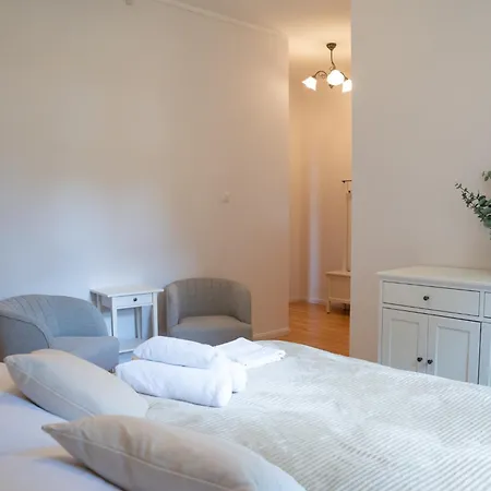 Hotel Pałac Ostoja - Gościnne *