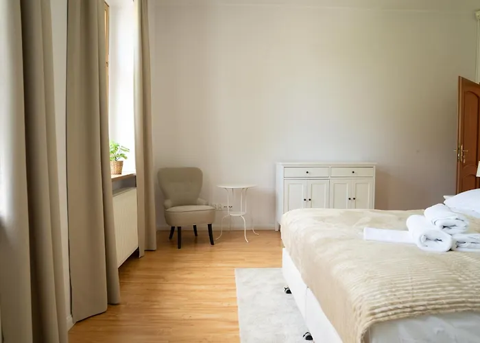 Palac Ostoja - Goscinne Przecław