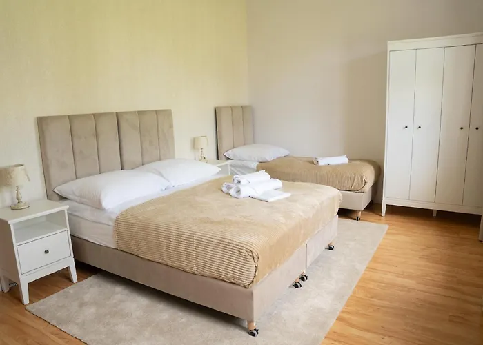 Palac Ostoja - Goscinne * Przecław