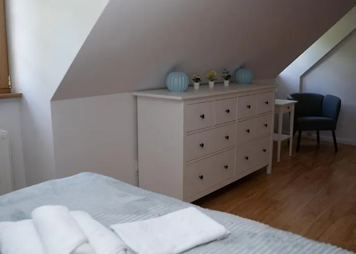 Palac Ostoja - Goscinne Przecław